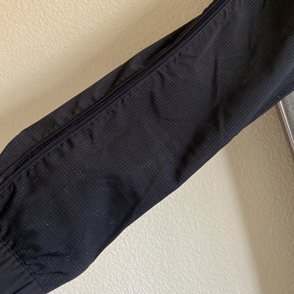 NWOT Lululemon Lightweight Half Zip - Picture 4 of 5